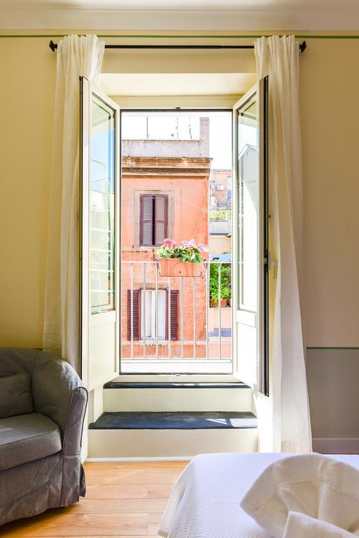 Bright And Comfy 3 Bedroom In Monti Appartement